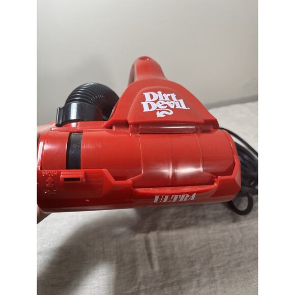 Dirt Devil by Royal Ultra Red Electric Hand‎ Vac Handheld Vacuum Cleaner M08230 - Picture 2 of 7